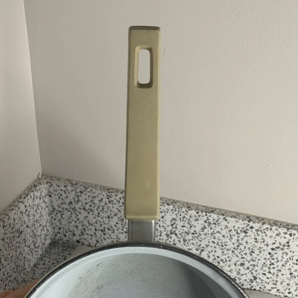 White Plum this enamel